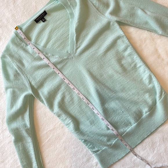 Banana Republic Womens Light Turquoise Merino Wool V-Neck Sweater, Size M - Picture 14 of 15